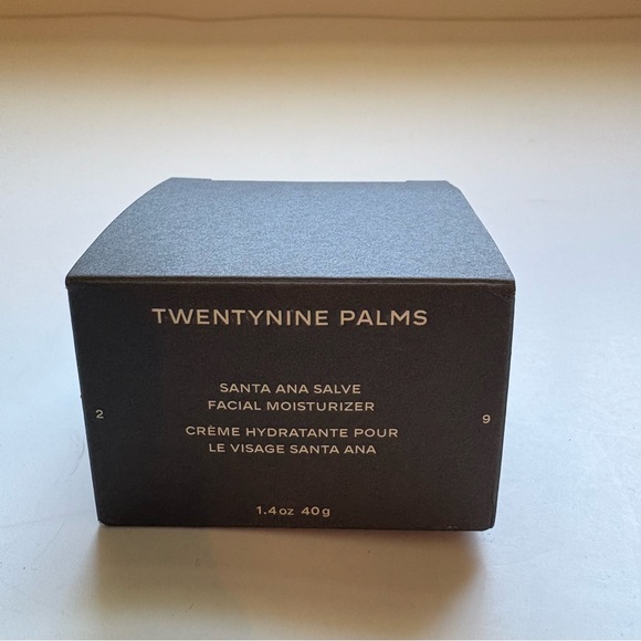 TwentyNine Palms Skincare Set Face Moisturizer, Body Wash & Exfoliating Solution - Picture 9 of 11
